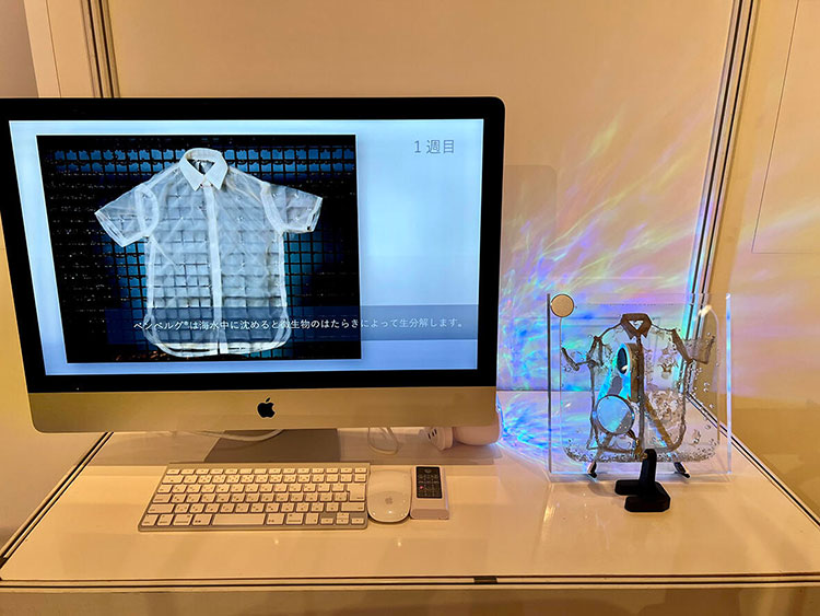 用视频展示将纯宾霸®迷你衬衫浸入海水中的过程