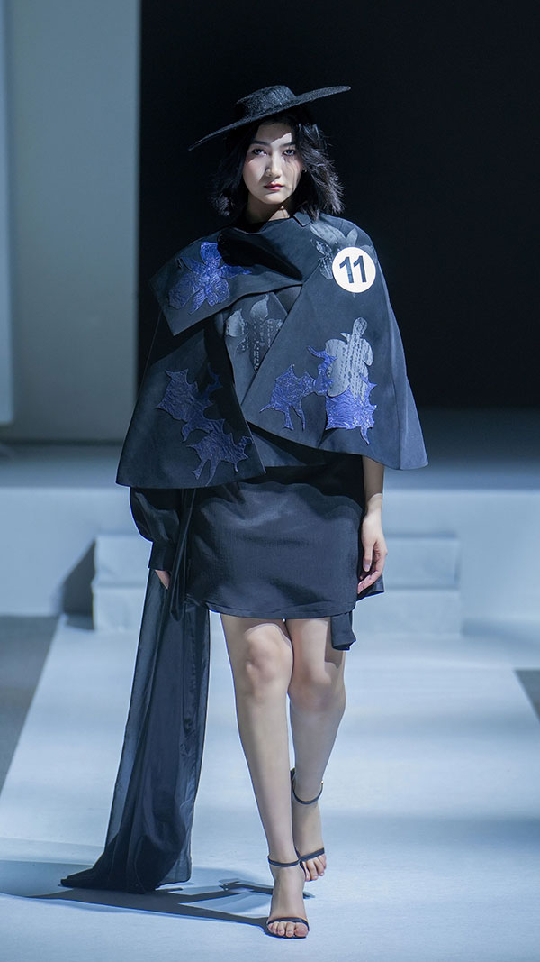 获奖学生：王馨、马唯然　作品名称：繁花·雅集
